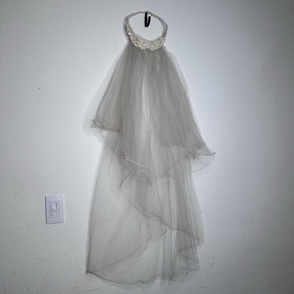 Handmade Accessories - Vintage Handmade Bridal Veil Adorned With Lace And Pearls approx 40 in